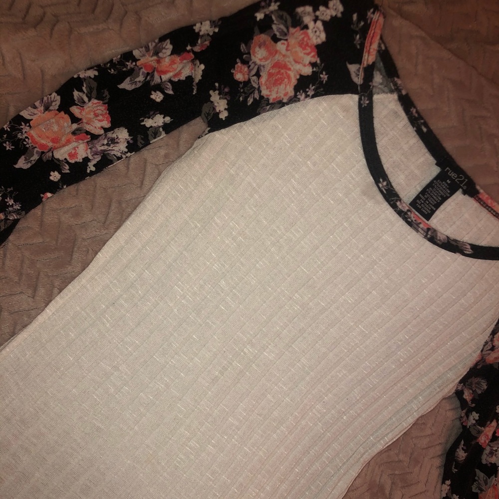 Rue 21 top